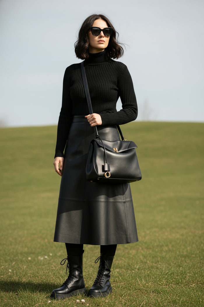 The Only Bag You Need: Mastering Style with a Single Shopper