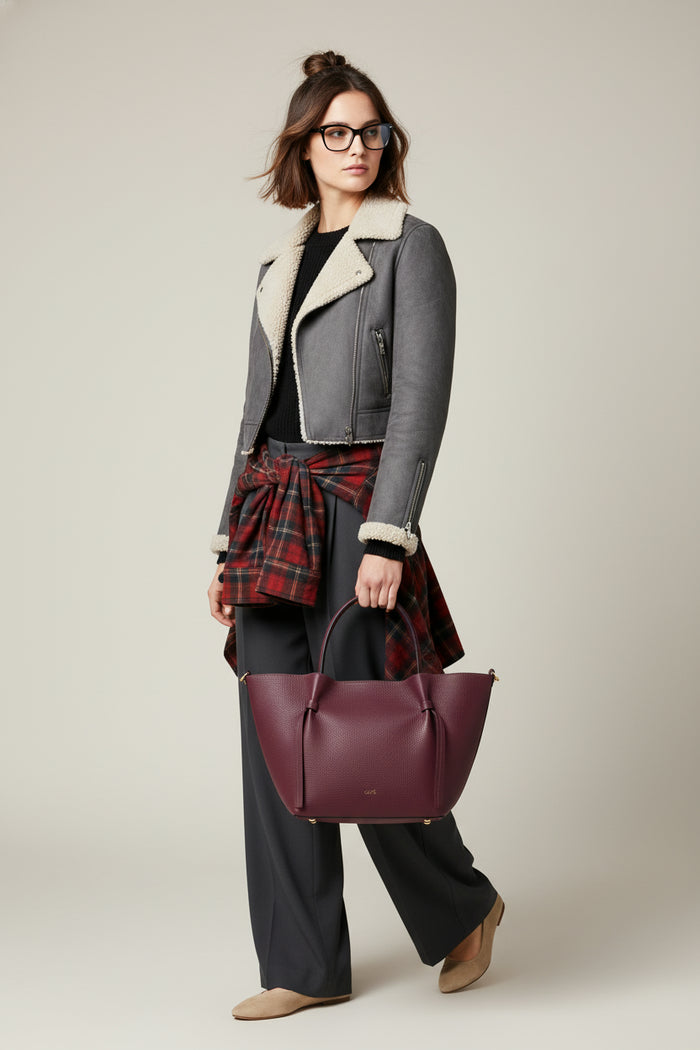 It’s Not the Bag, It’s the Scale: Mastering Body Proportions with Your Tote
