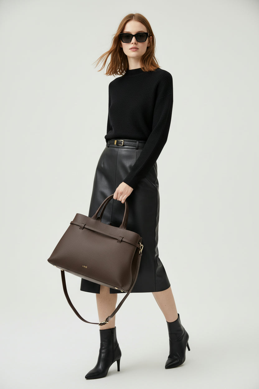 The Only Bag You Need: Simplifying Your Style with a Leather Shopper